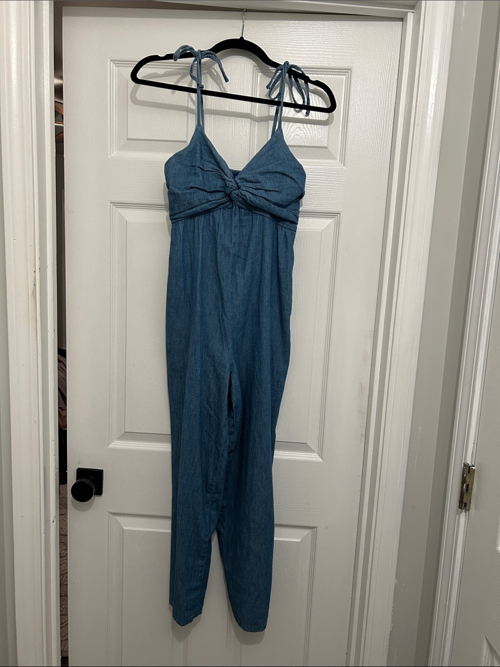 Old Navy Blue Tie-Shoulder Denim Jumpsuit 🤍